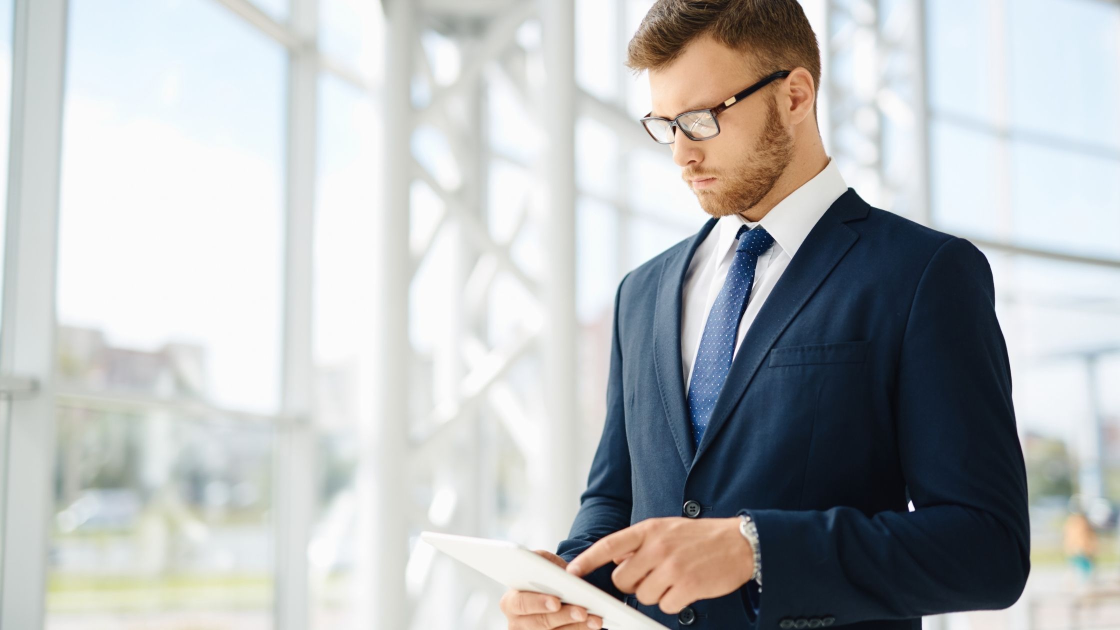 decision maker del settore edilizia che usa il software oxalys per digitalizzare il processo acquisti in azienda