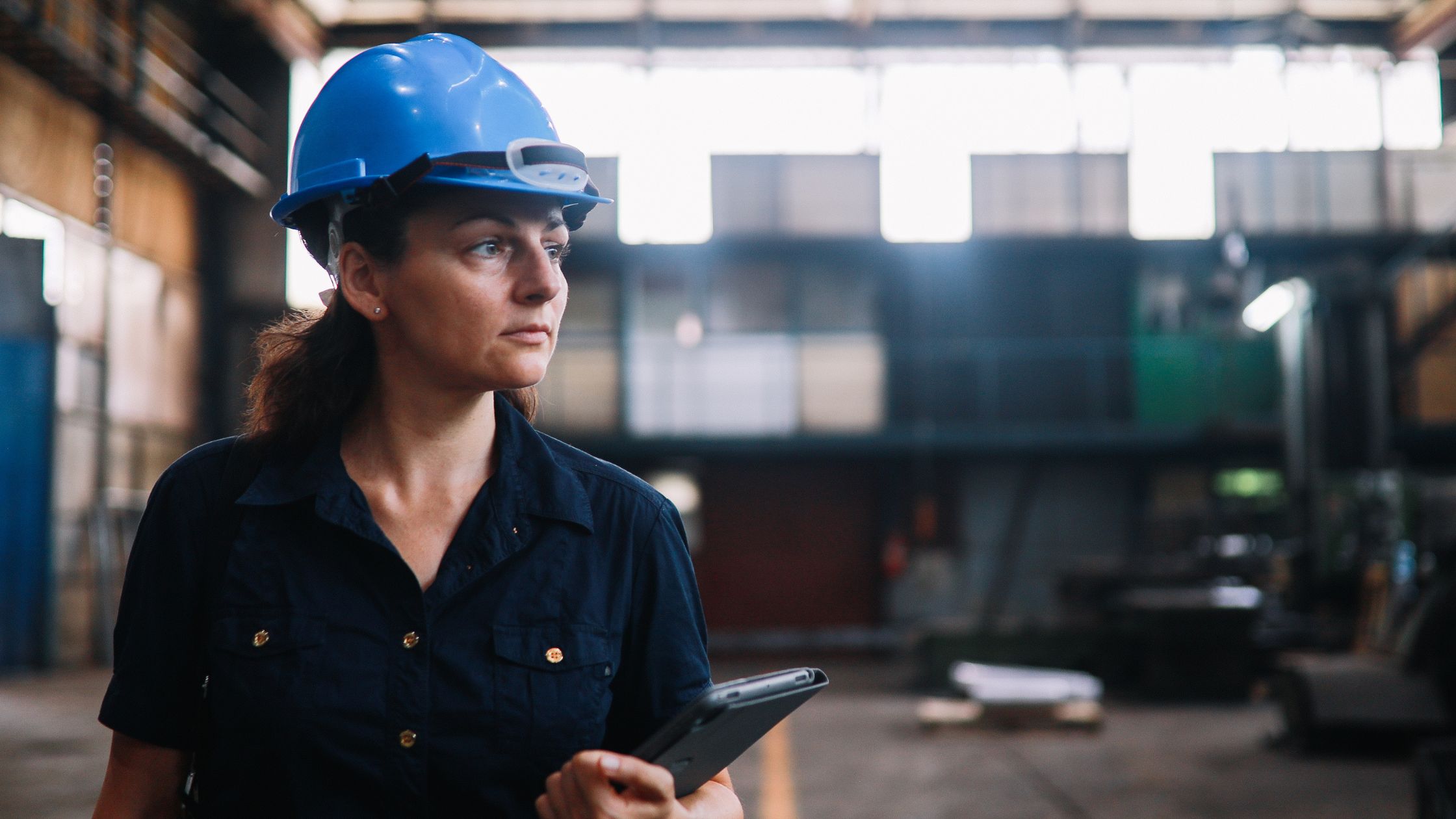 decision maker che utilizza oxalys per monitorare attività produttive nel settore manifatturiero