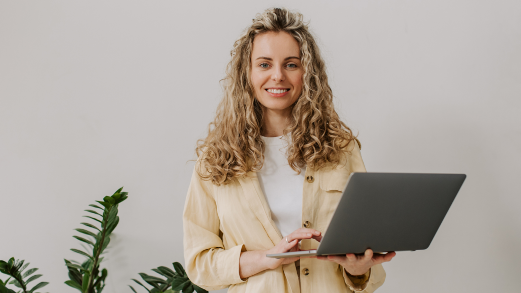 imprenditrice che adotta piattaforme e procurement in azienda