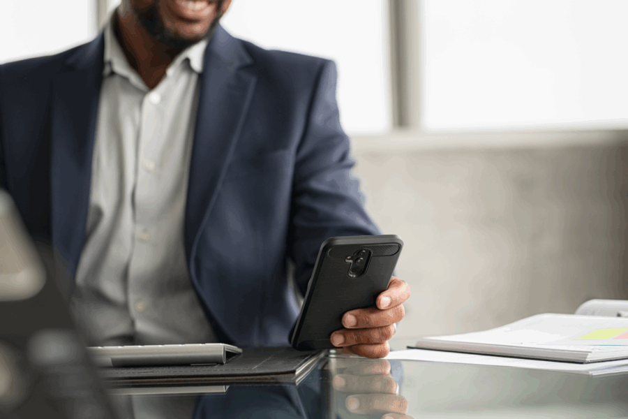 decision maker che utilizza app per gestione ordini oxalys